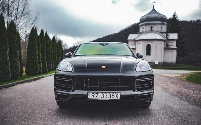 Porsche Cayenne cena 595000 przebieg: 54000, rok produkcji 2019 z Sanok małe 254